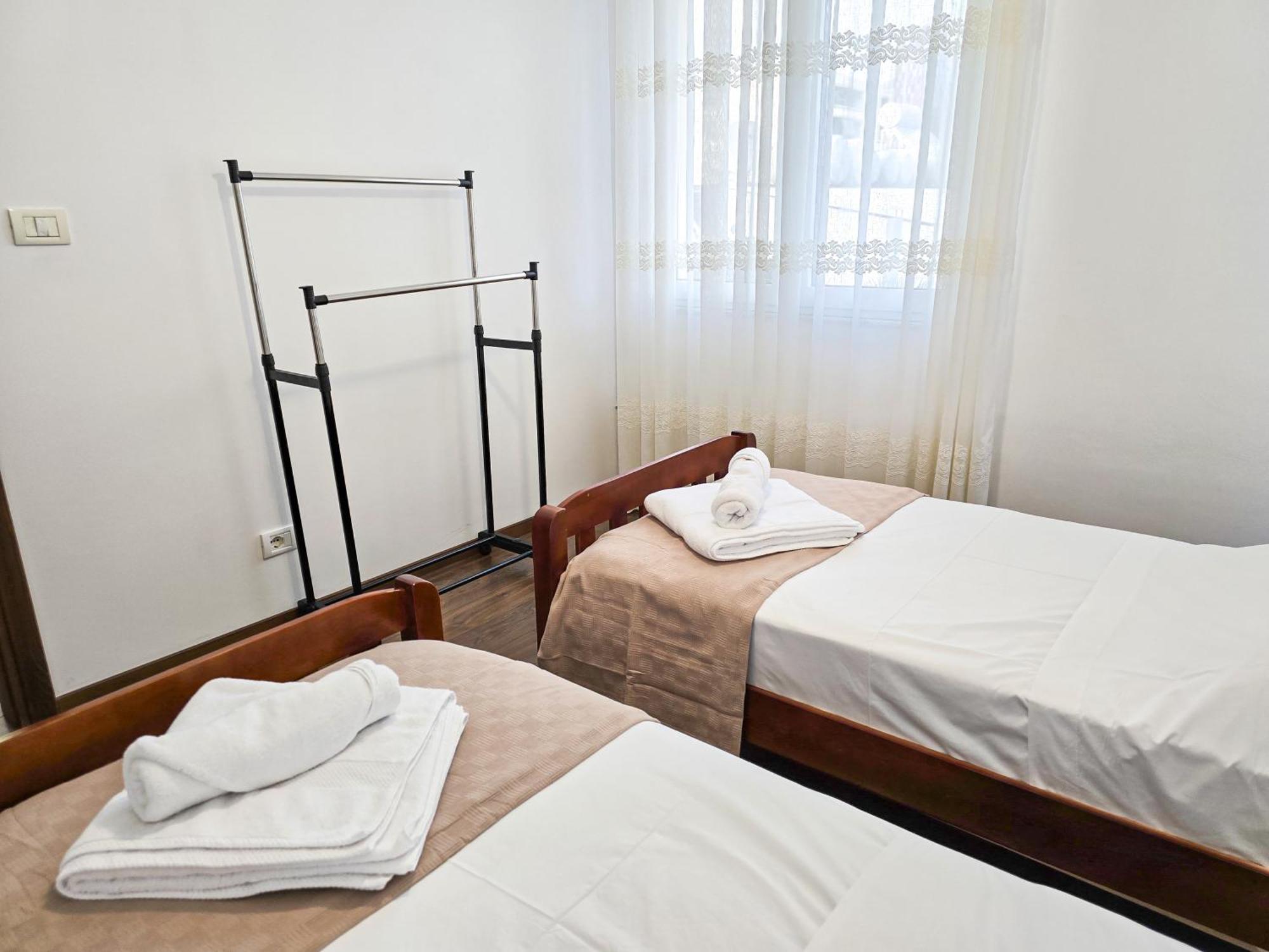 Lake Park 2Br Apartment Tirana Extérieur photo